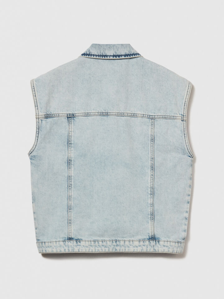 Sleeveless denim jacket with big pockets - boys' outerwear - Light Blue | Sisley Young image number 2